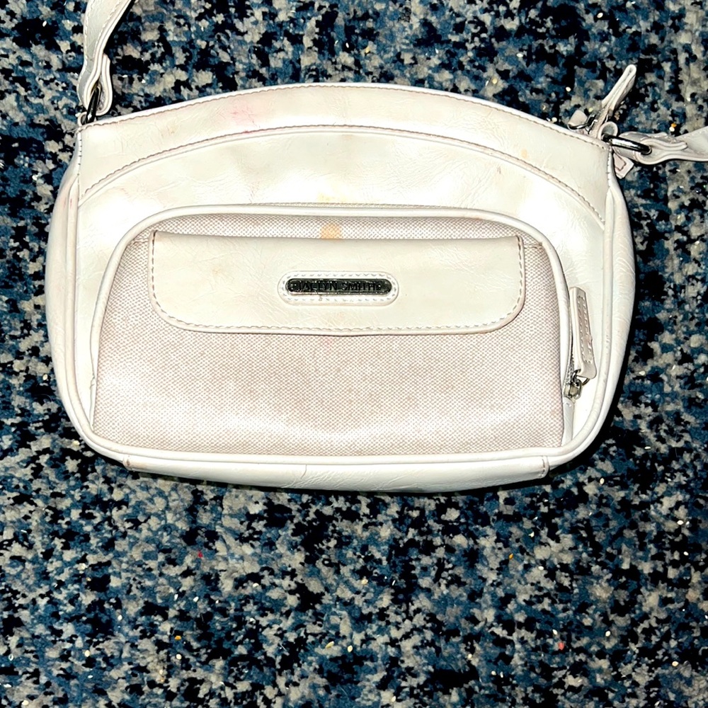 It’s really cute, it’s Y2K and I love it you can store your make u in it